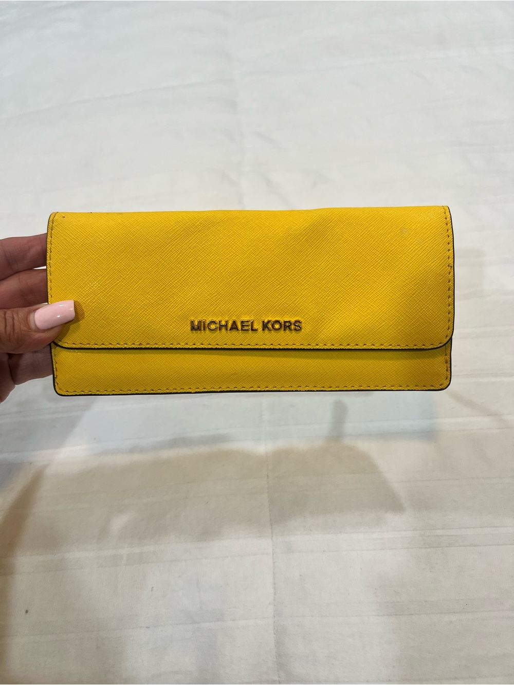 😍Beautiful authentic Michael Kors Yellow Saffiano Leather Continental Wallet